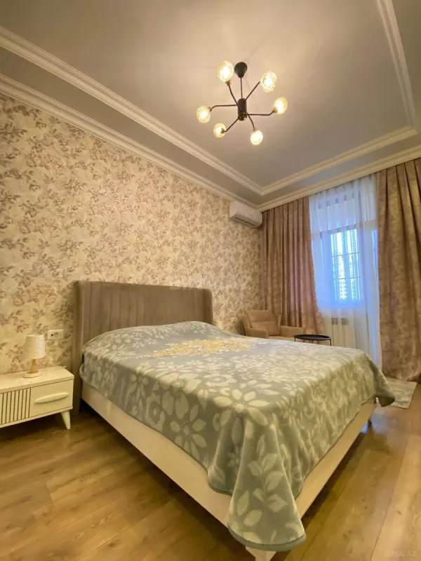 Kirayə verilir 2 otaqlı mənzil 90 m²