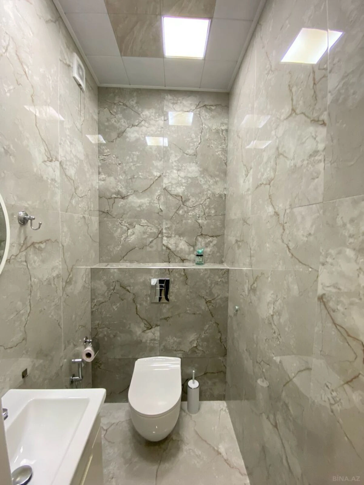Kirayə verilir 2 otaqlı mənzil 90 m²