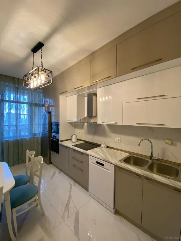 Kirayə verilir 2 otaqlı mənzil 90 m²