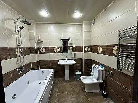 Kirayə verilir 3 otaqlı mənzil 125 m²