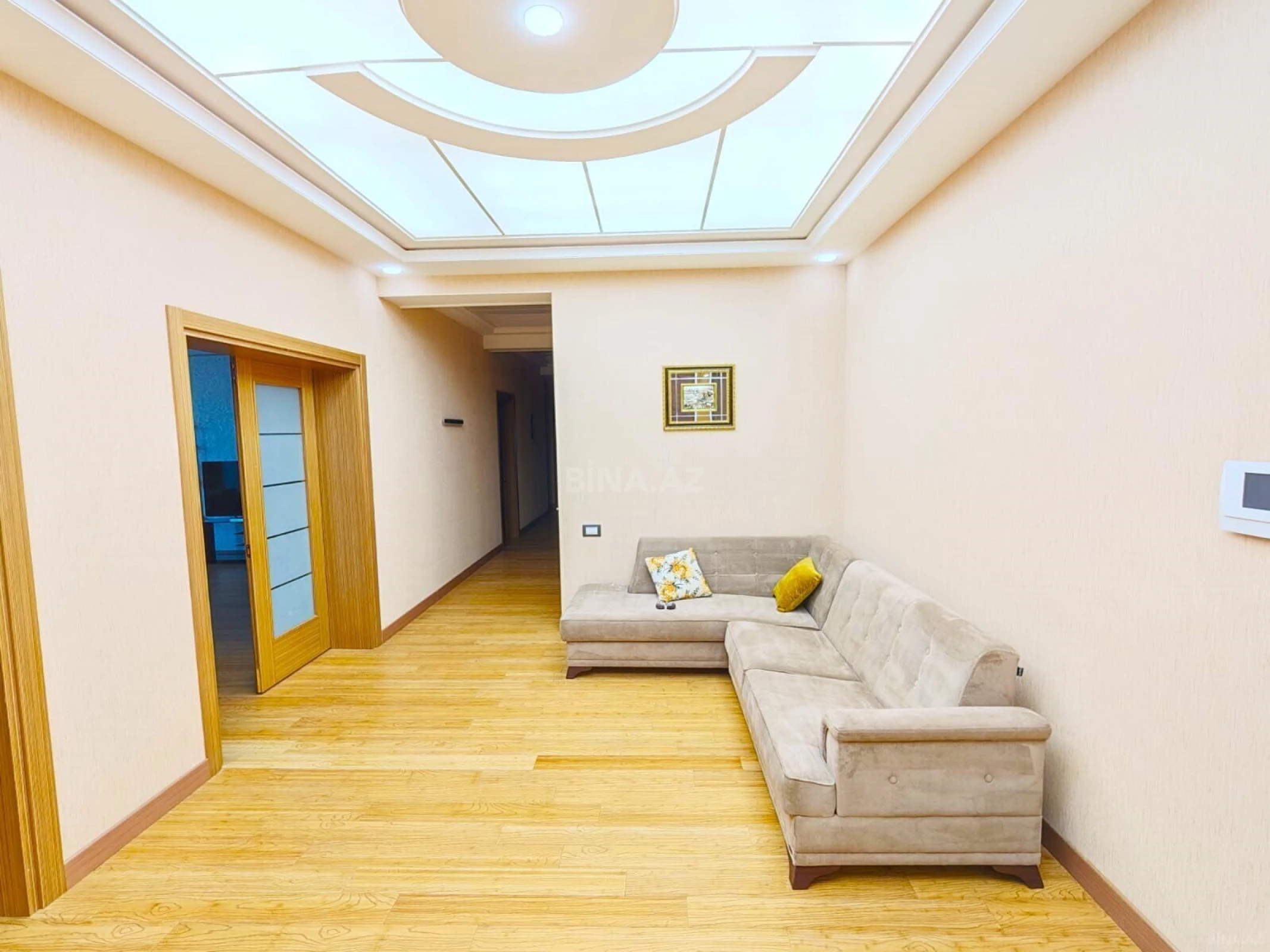 Satılır 4 otaqlı mənzil 185 m²