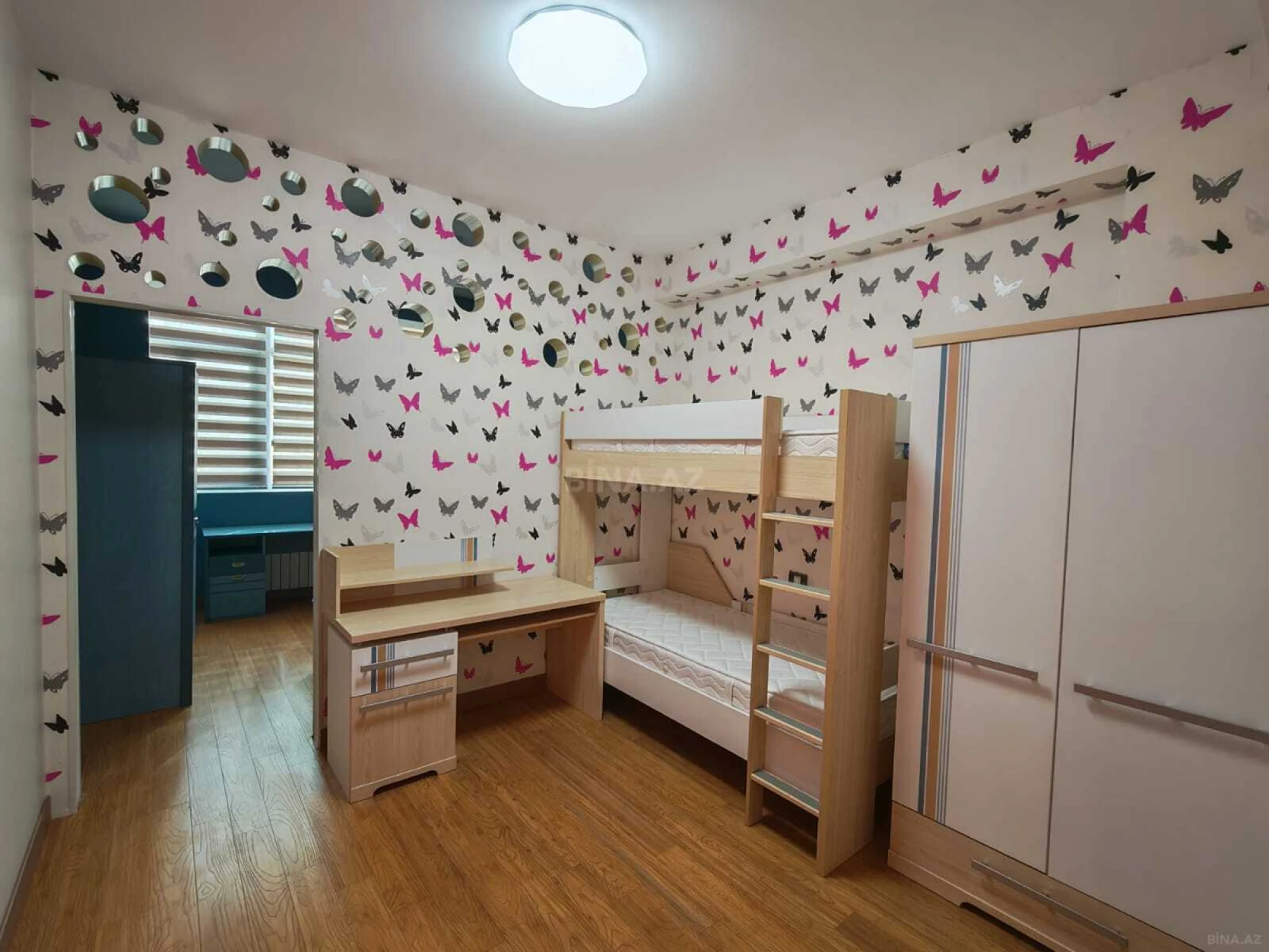 Satılır 4 otaqlı mənzil 185 m²