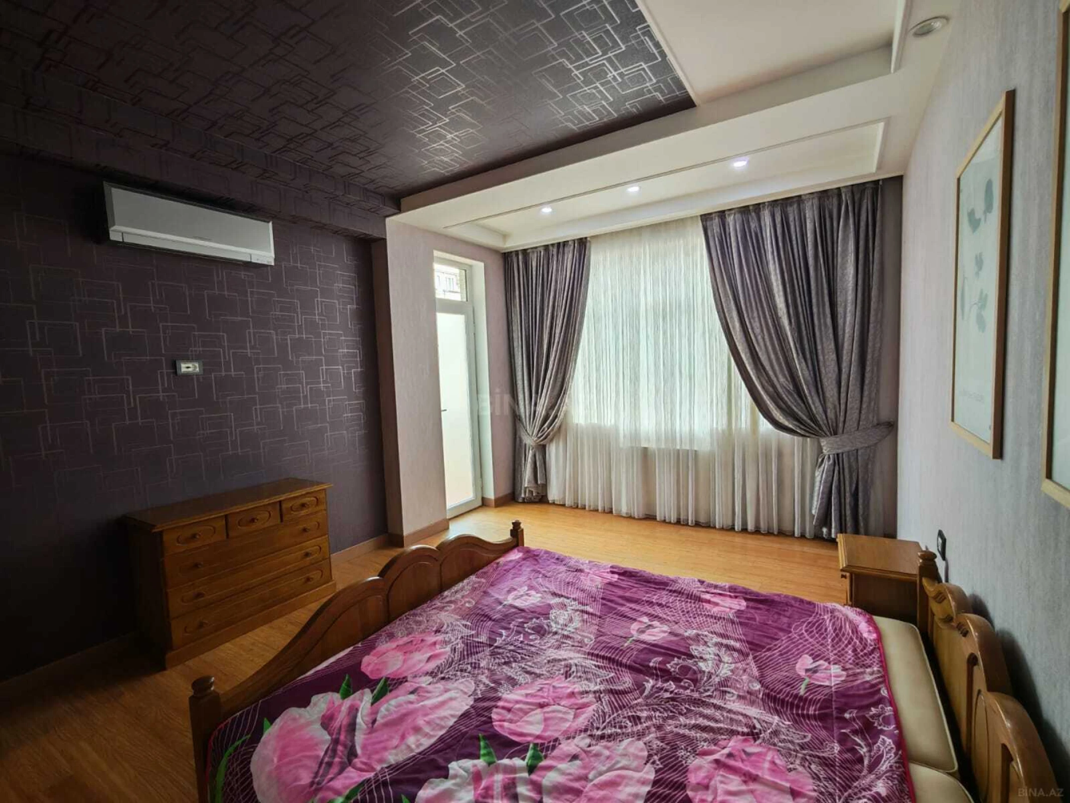 Satılır 4 otaqlı mənzil 185 m²