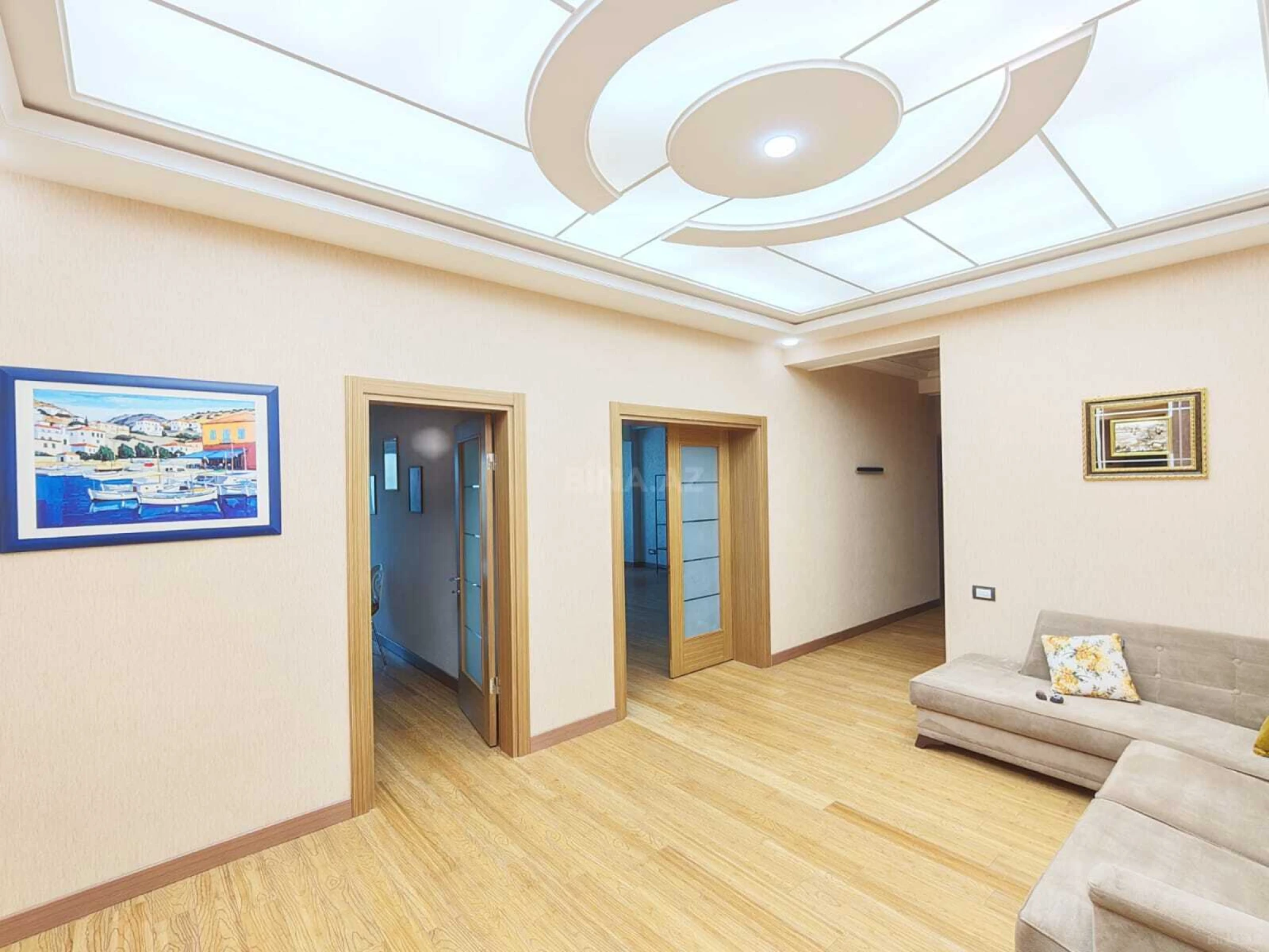 Satılır 4 otaqlı mənzil 185 m²