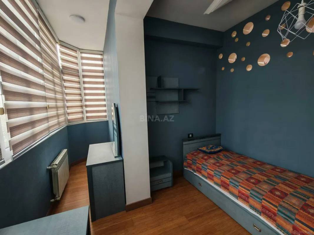 Satılır 4 otaqlı mənzil 185 m²