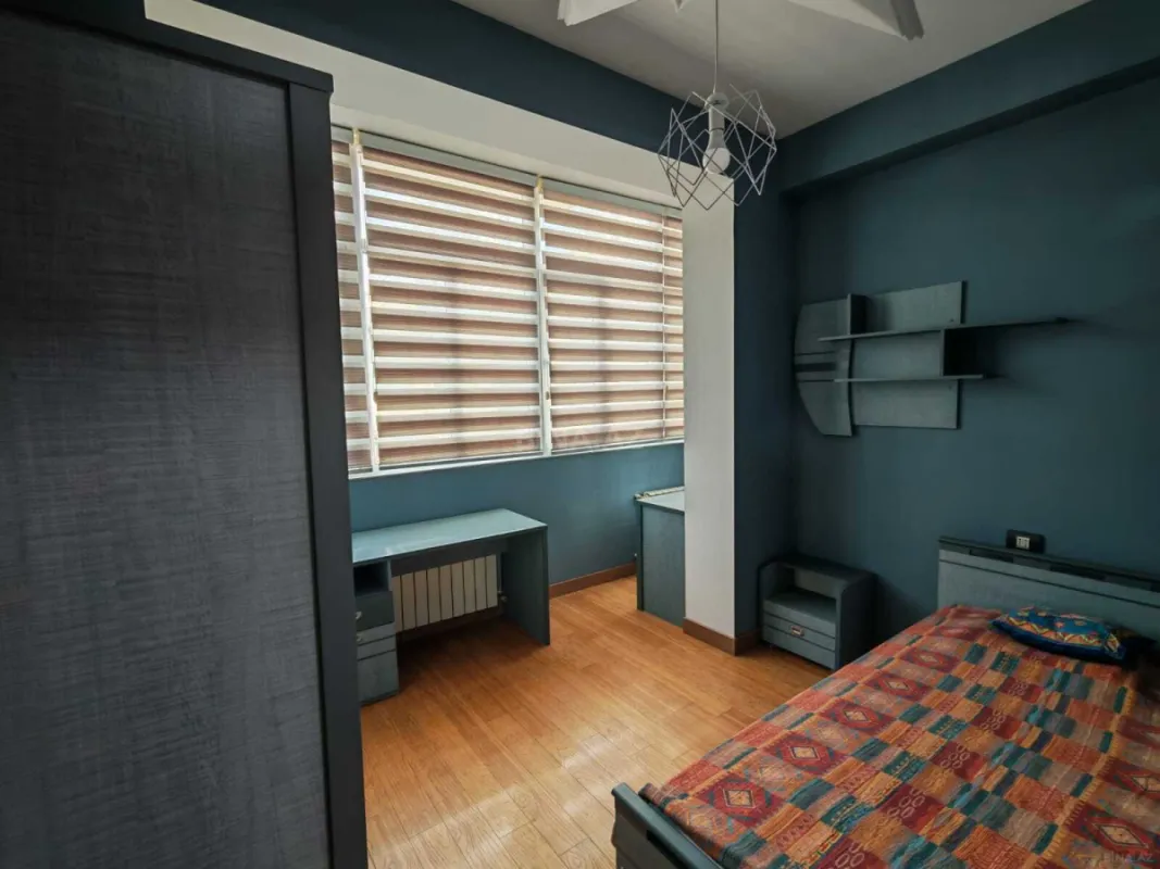 Satılır 4 otaqlı mənzil 185 m²