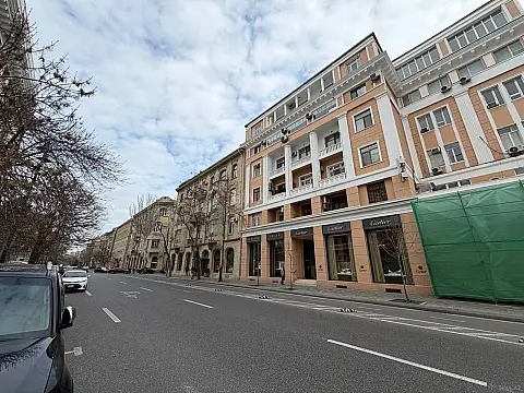 Satılır 3 otaqlı mənzil 105 m²