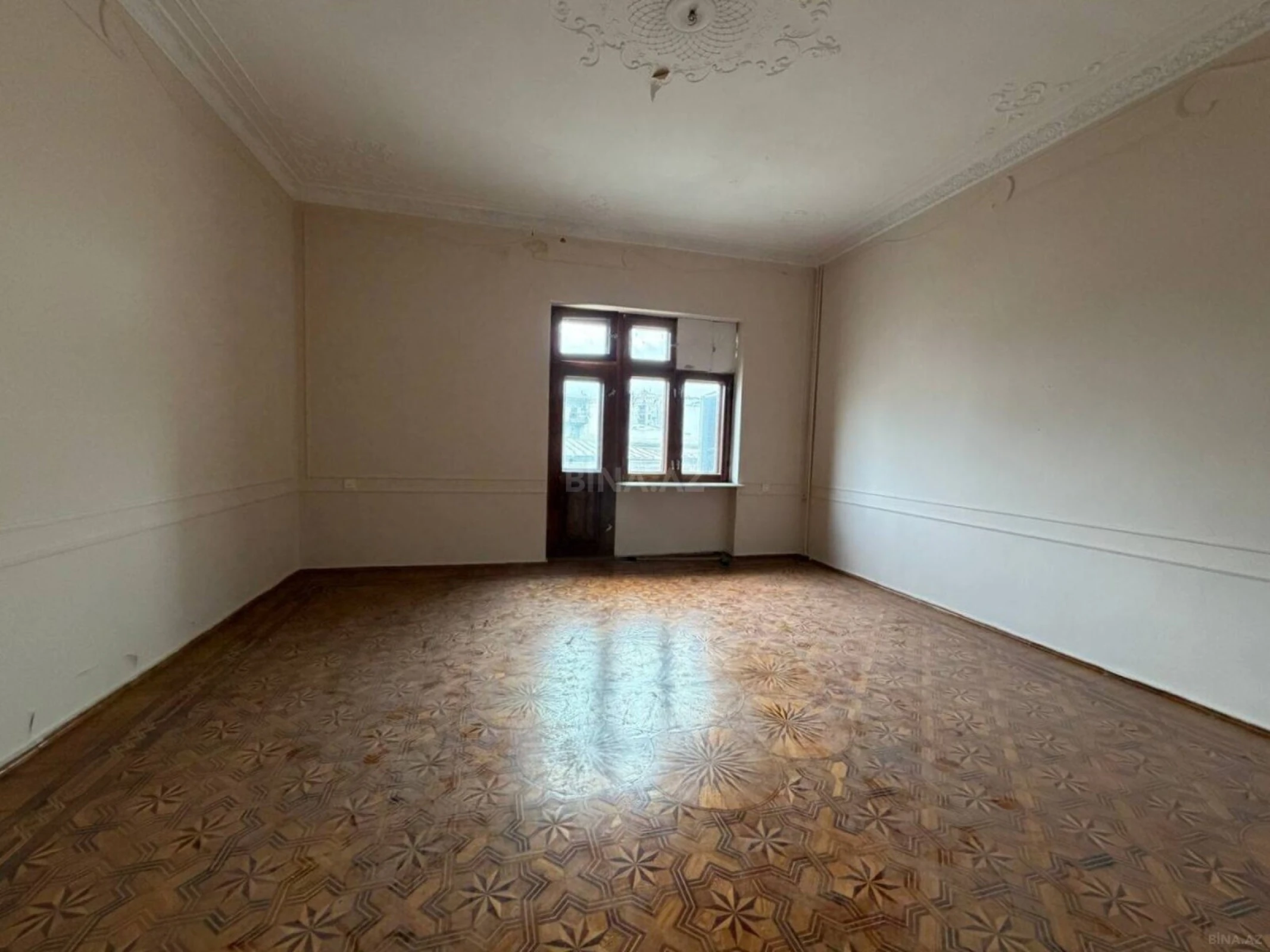 Satılır 3 otaqlı mənzil 105 m²