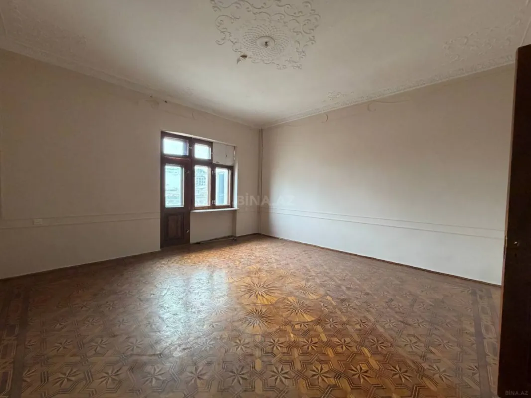 Satılır 3 otaqlı mənzil 105 m²