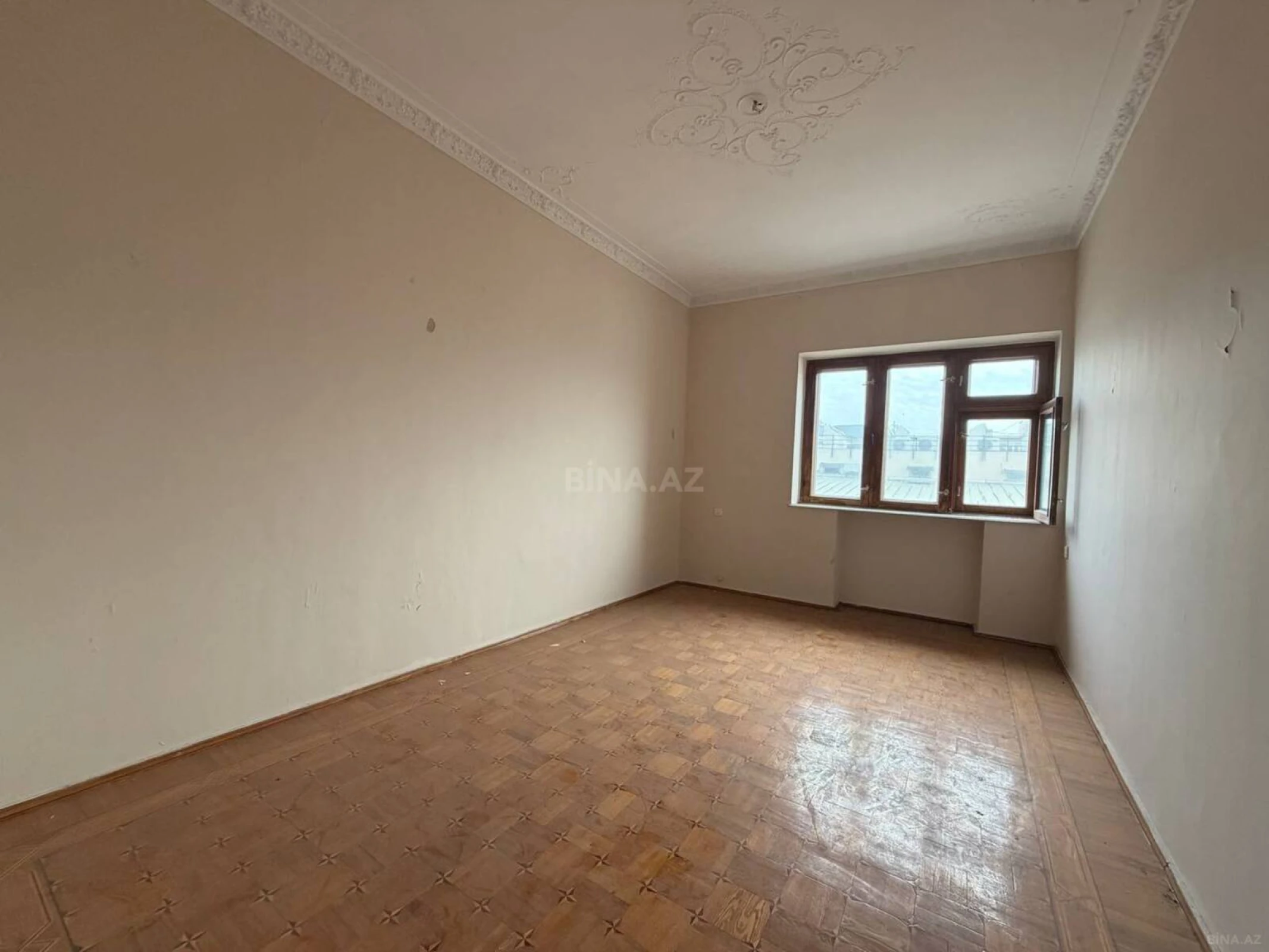 Satılır 3 otaqlı mənzil 105 m²