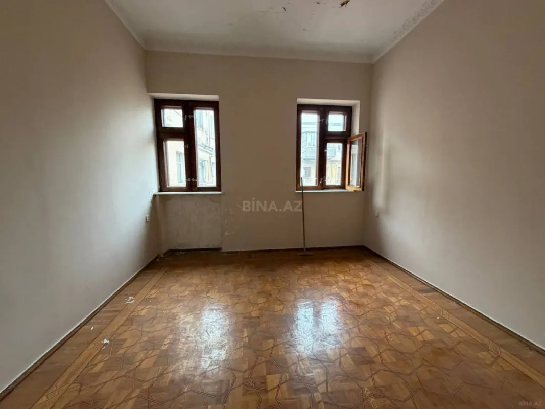 Satılır 3 otaqlı mənzil 105 m²