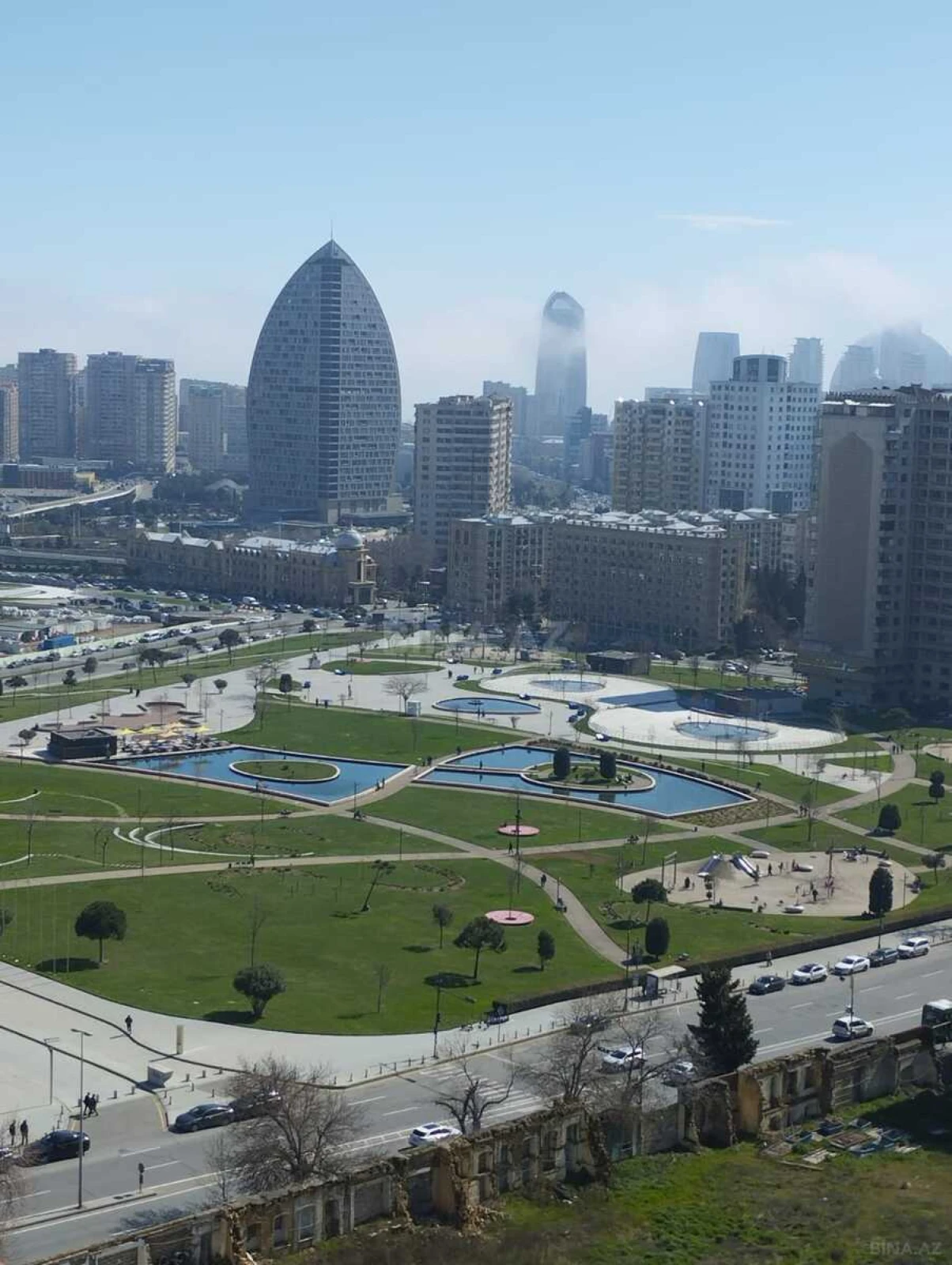 Satılır 4 otaqlı mənzil 181 m²