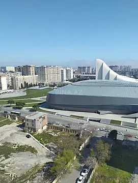 Satılır 4 otaqlı mənzil 181 m²