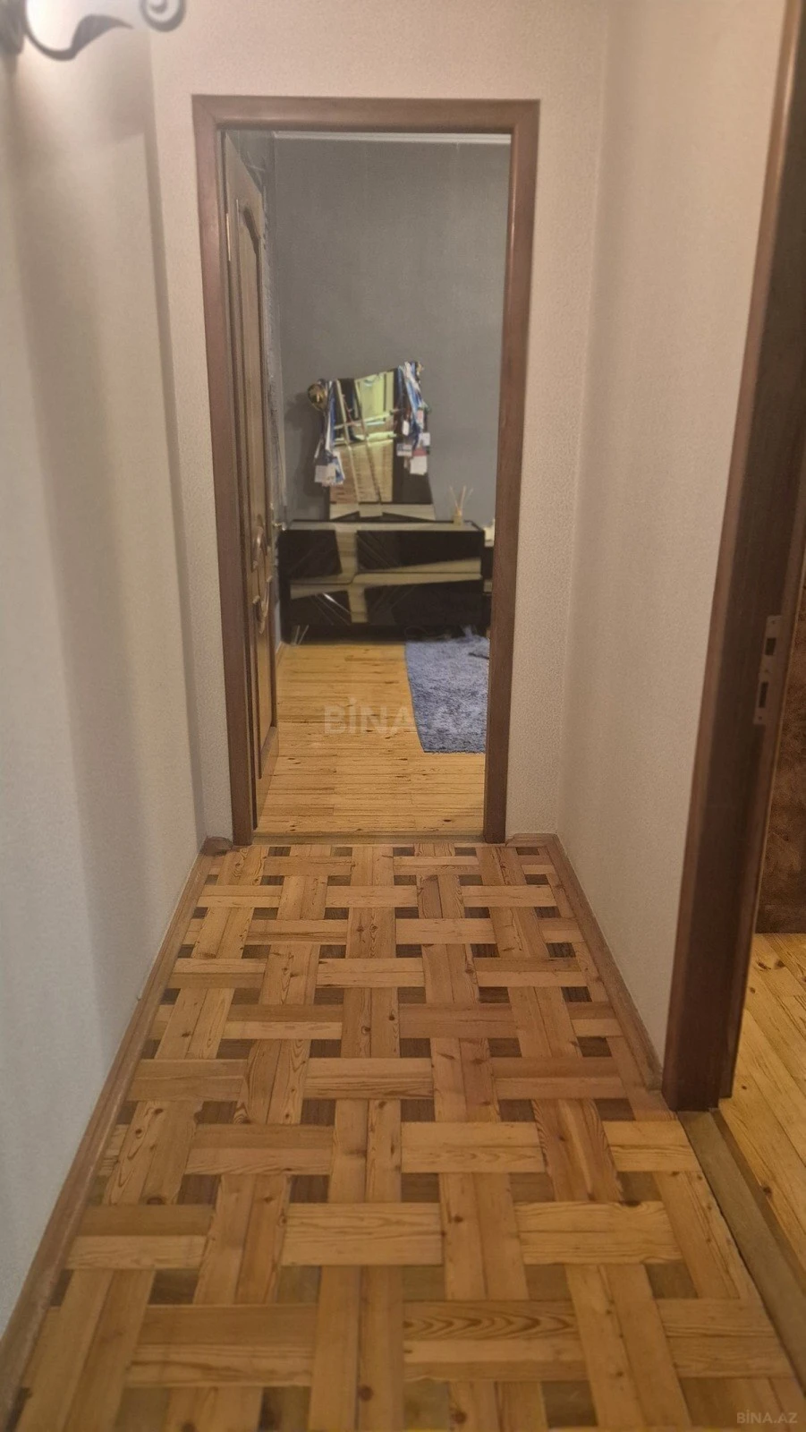 Satılır 3 otaqlı mənzil 122 m²