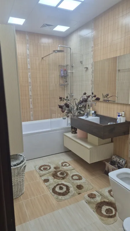 Satılır 3 otaqlı mənzil 122 m²
