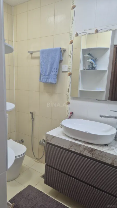 Satılır 3 otaqlı mənzil 122 m²
