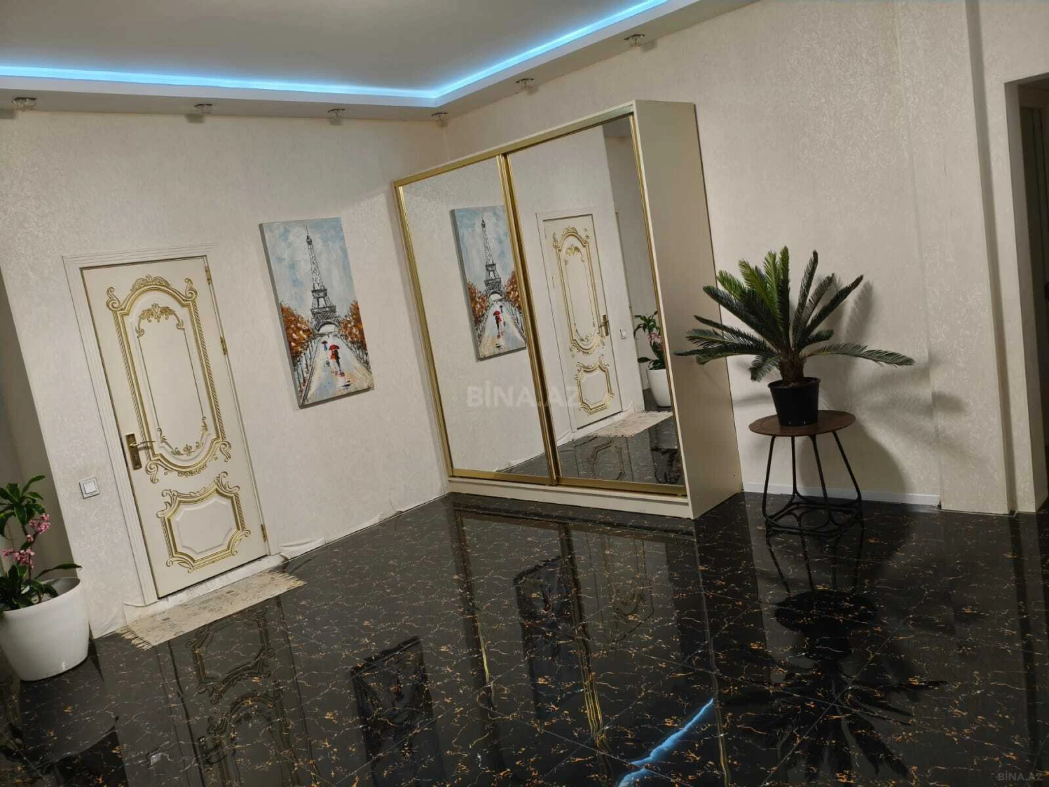 Kirayə verilir 3 otaqlı mənzil 120 m²
