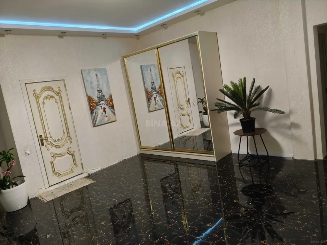 Kirayə verilir 3 otaqlı mənzil 120 m²