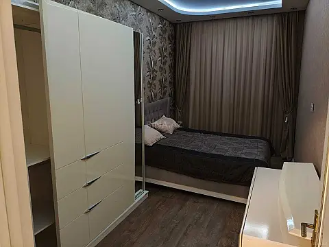 Kirayə verilir 3 otaqlı mənzil 120 m²