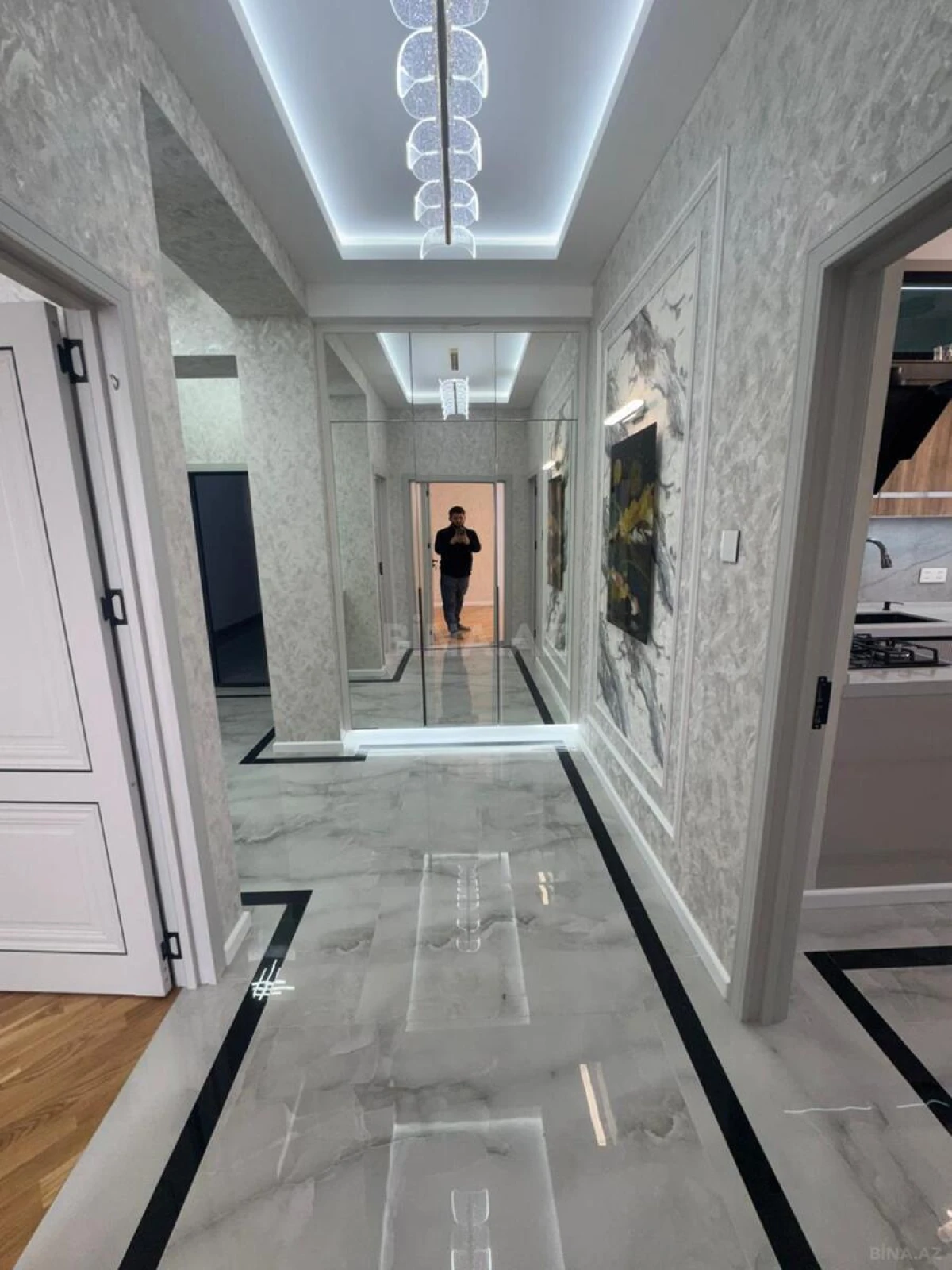 Satılır 2 otaqlı mənzil 76 m²