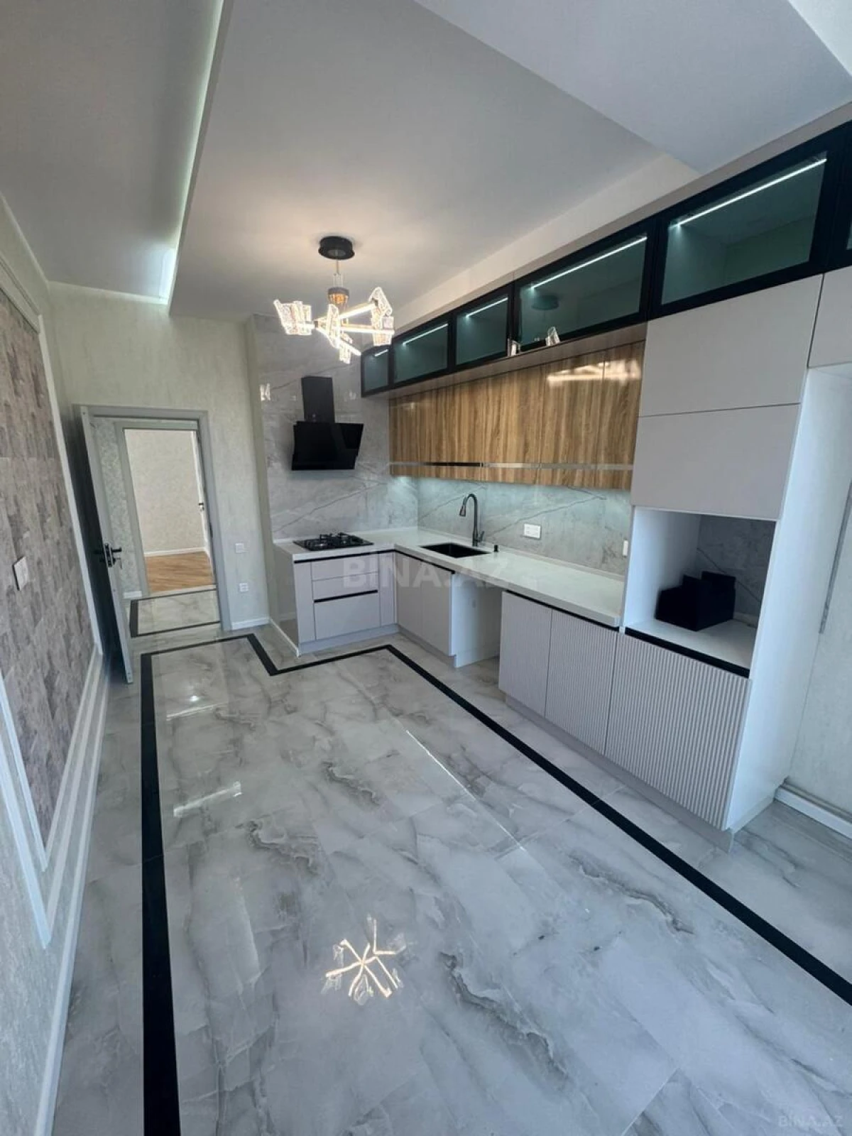 Satılır 2 otaqlı mənzil 76 m²