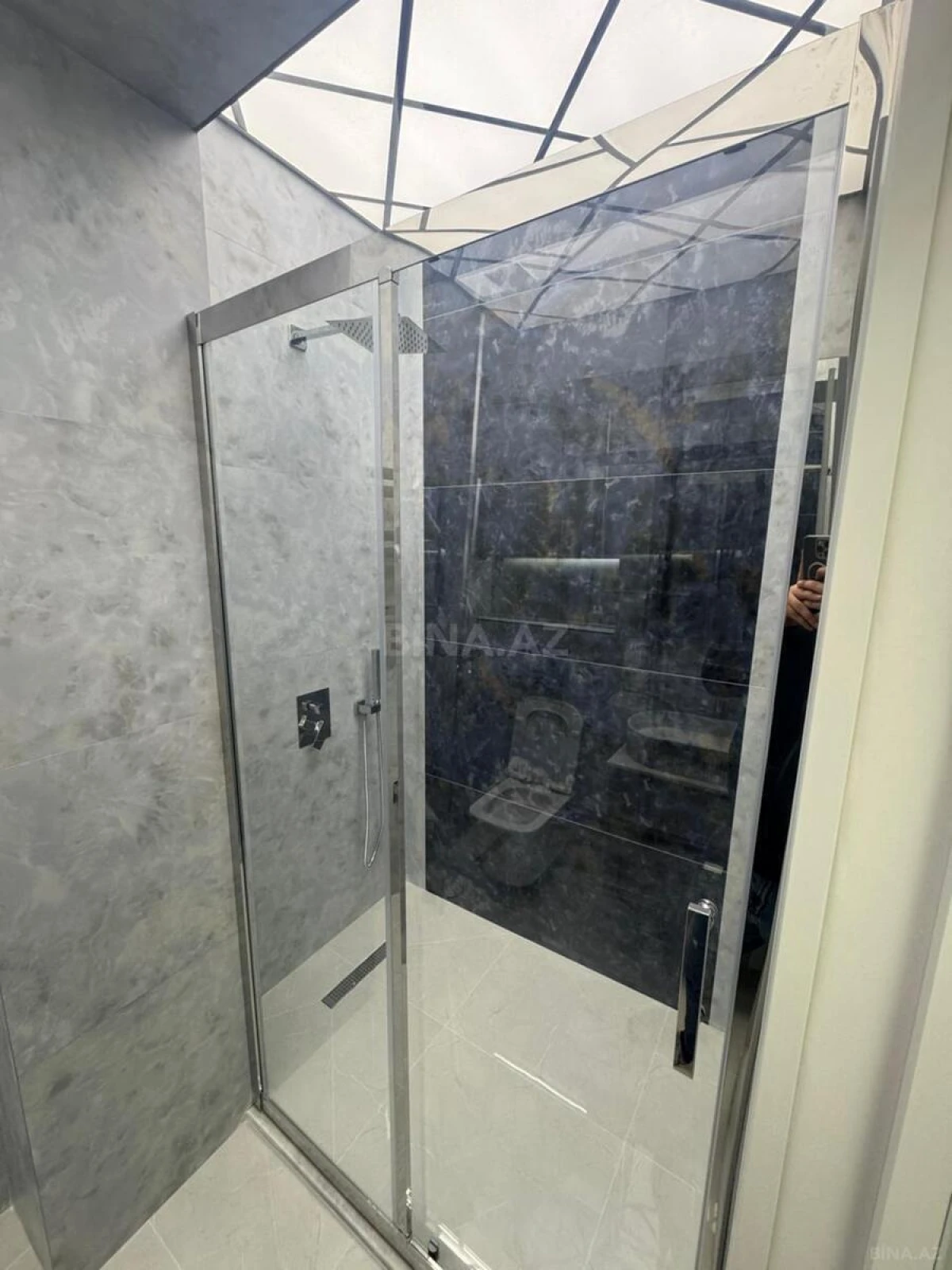 Satılır 2 otaqlı mənzil 76 m²