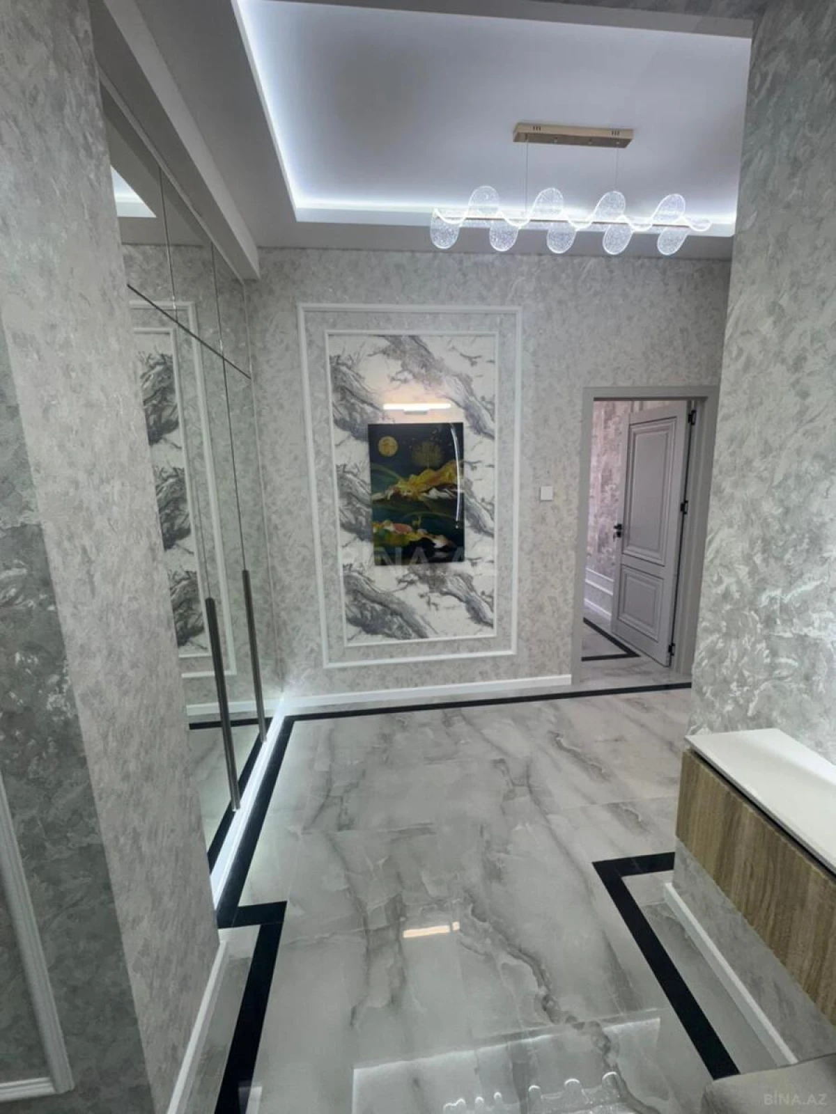 Satılır 2 otaqlı mənzil 76 m²