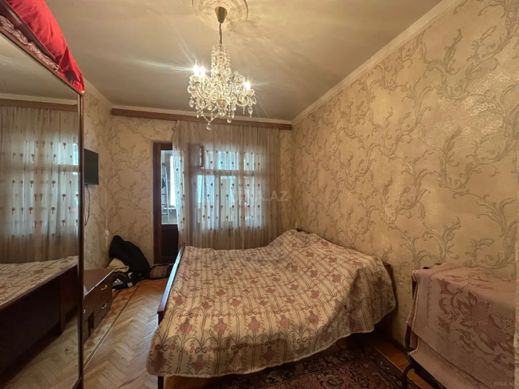 Satılır 4 otaqlı mənzil 110 m²