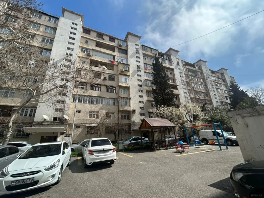Satılır 4 otaqlı mənzil 110 m²