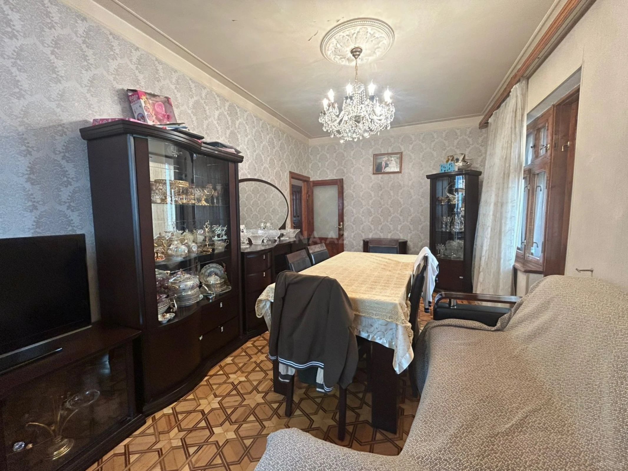 Satılır 4 otaqlı mənzil 110 m²