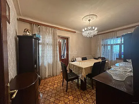 Satılır 4 otaqlı mənzil 110 m²