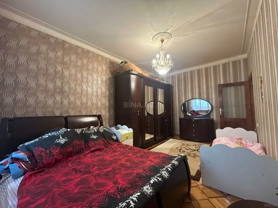 Satılır 4 otaqlı mənzil 110 m²