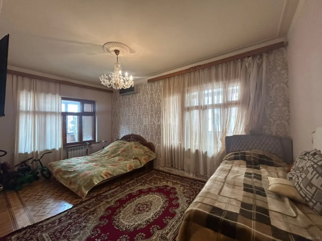 Satılır 4 otaqlı mənzil 110 m²
