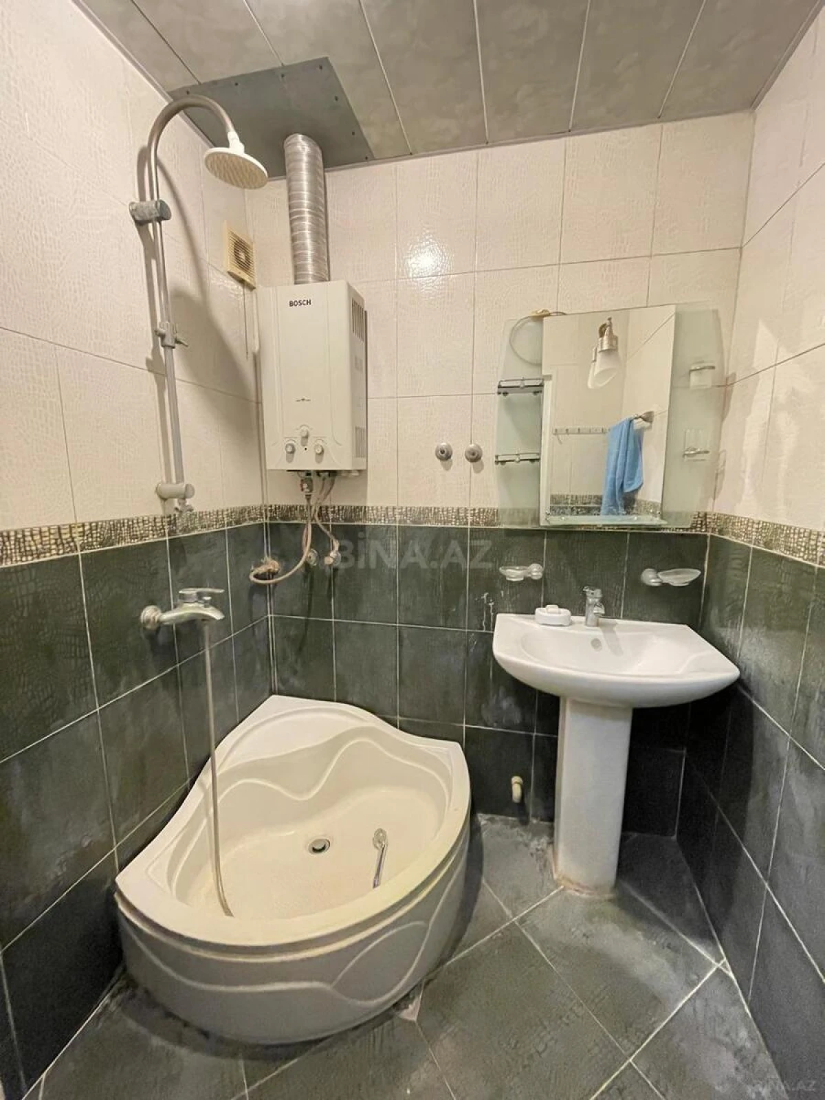 Kirayə verilir 2 otaqlı mənzil 60 m²