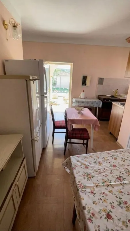 Satılır 4 otaqlı həyət evi 140 m²