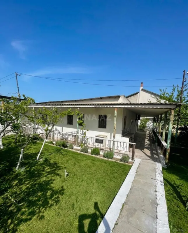 Satılır 4 otaqlı həyət evi 140 m²