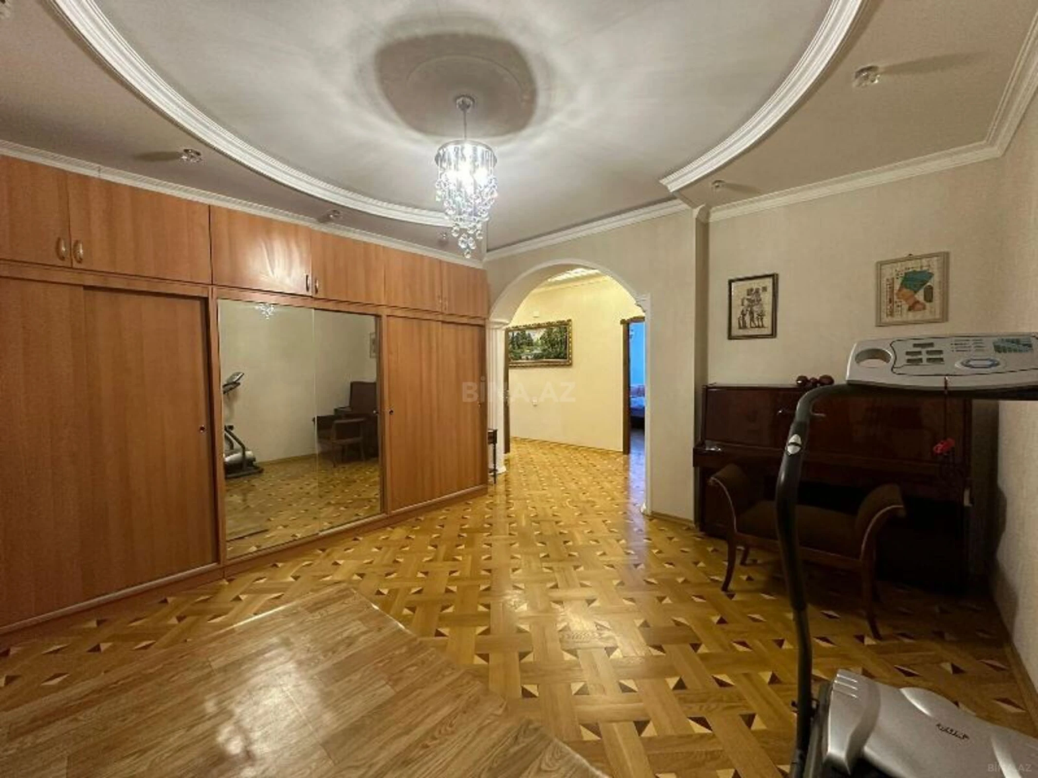 Satılır 3 otaqlı mənzil 140 m²