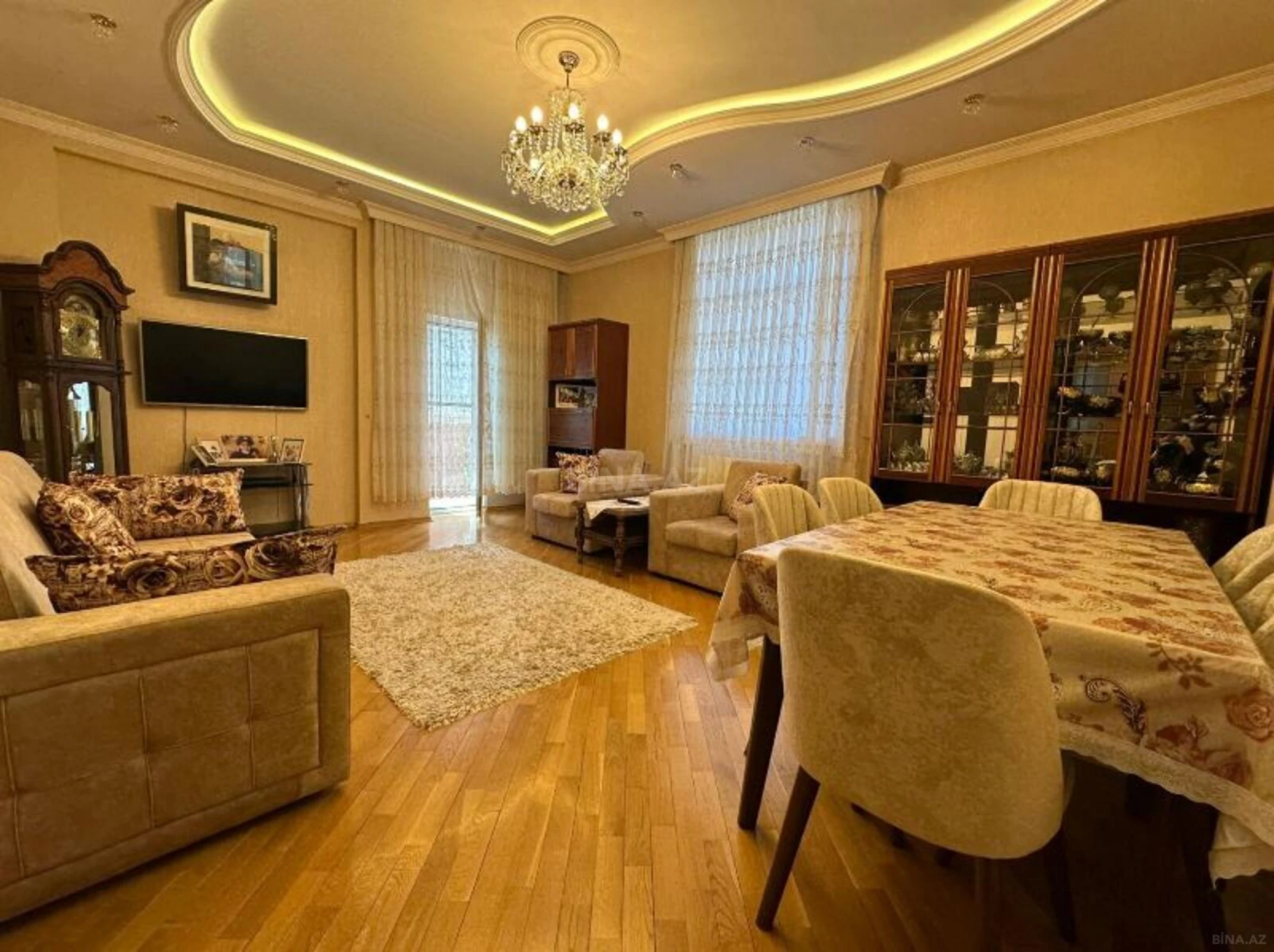 Satılır 3 otaqlı mənzil 140 m²