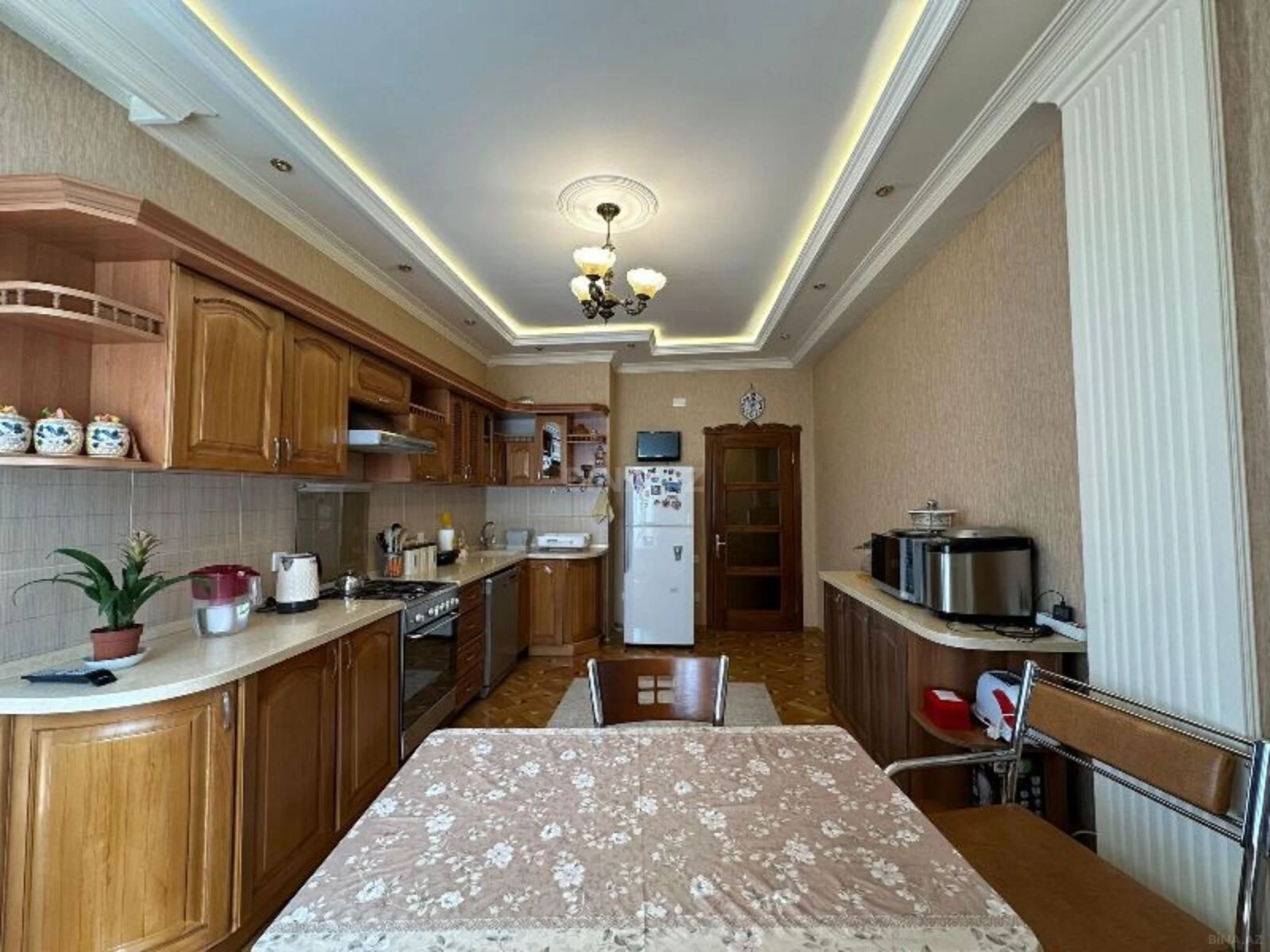 Satılır 3 otaqlı mənzil 140 m²