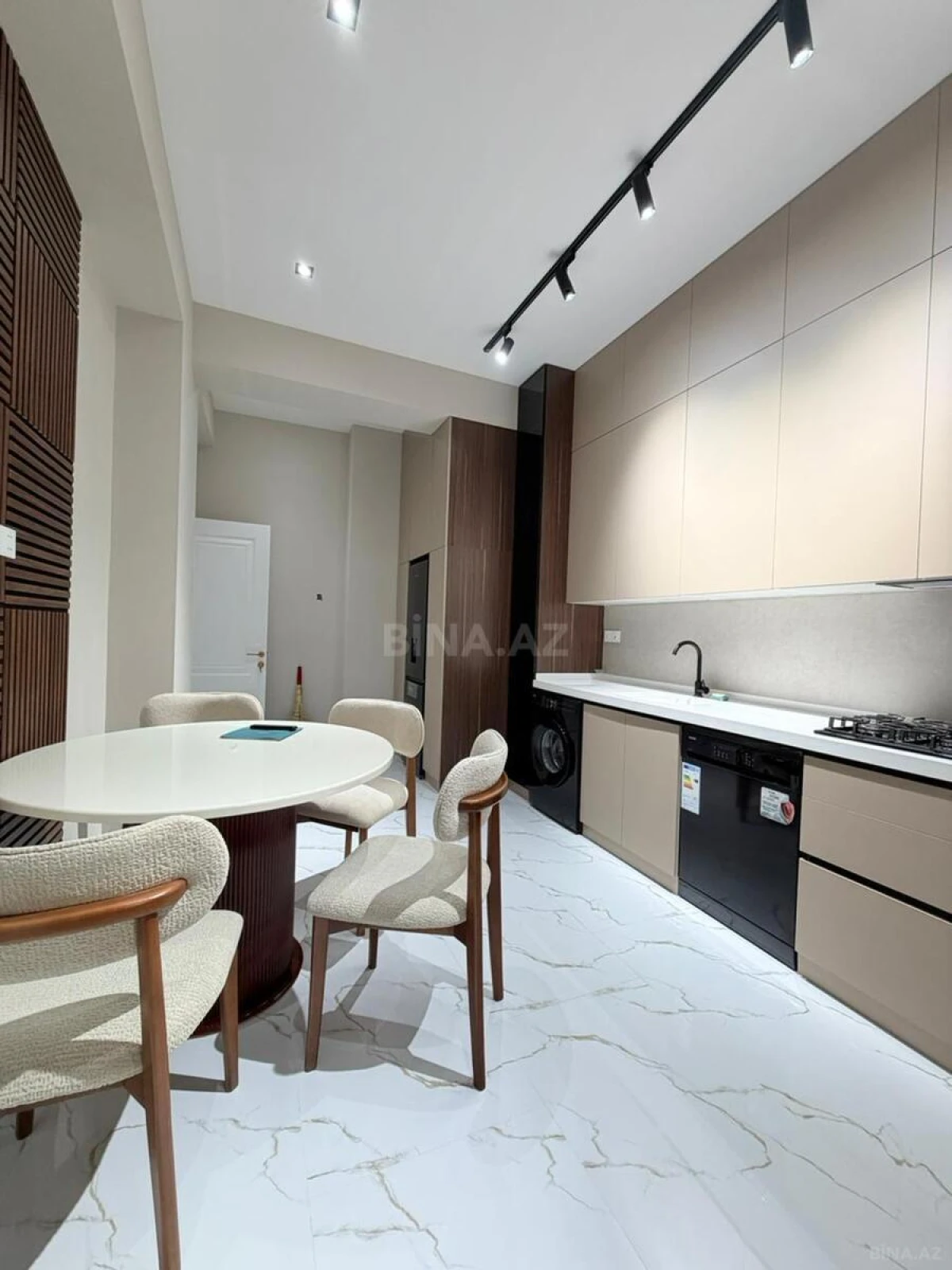 Kirayə verilir 3 otaqlı mənzil 125 m²