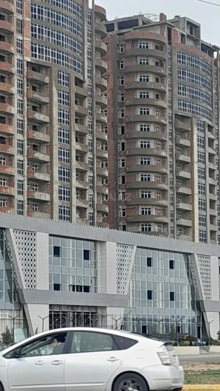 Satılır 2 otaqlı mənzil 100.5 m²