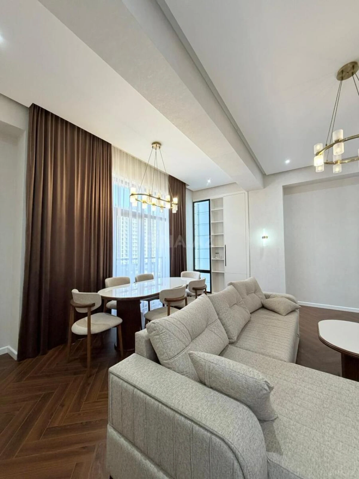 Satılır 3 otaqlı mənzil 125 m²