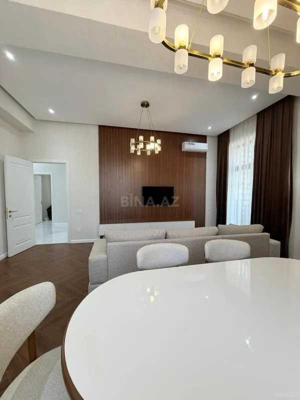 Satılır 3 otaqlı mənzil 125 m²