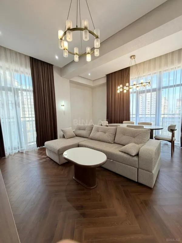 Satılır 3 otaqlı mənzil 125 m²