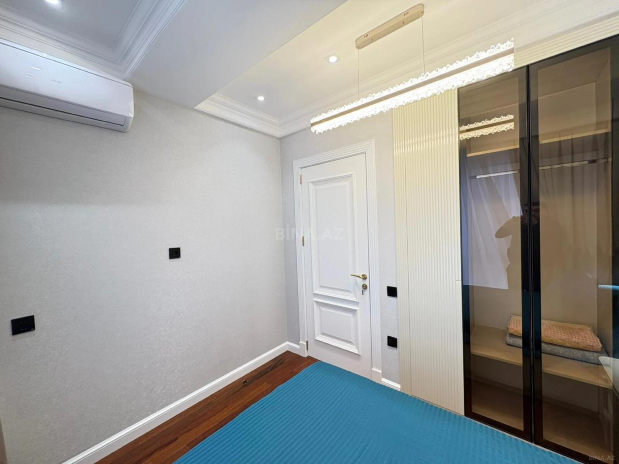 Satılır 3 otaqlı mənzil 95 m²