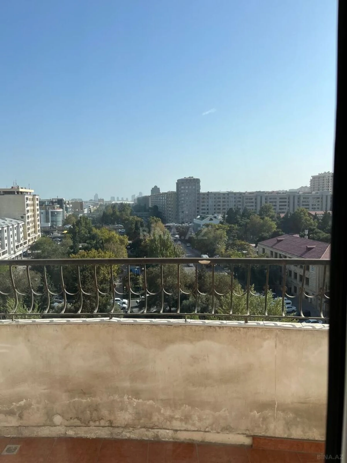 Satılır 3 otaqlı mənzil 180 m²