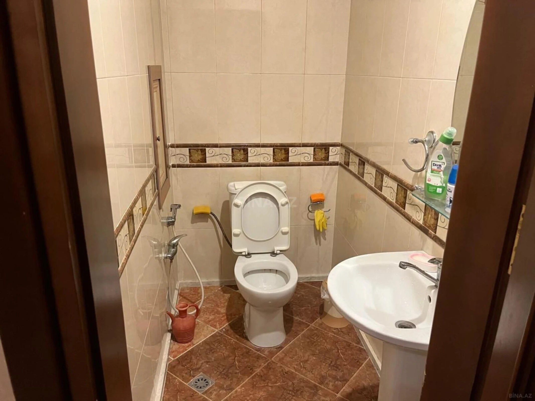 Satılır 3 otaqlı mənzil 180 m²
