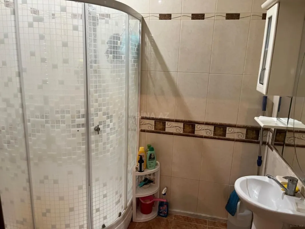 Satılır 3 otaqlı mənzil 180 m²