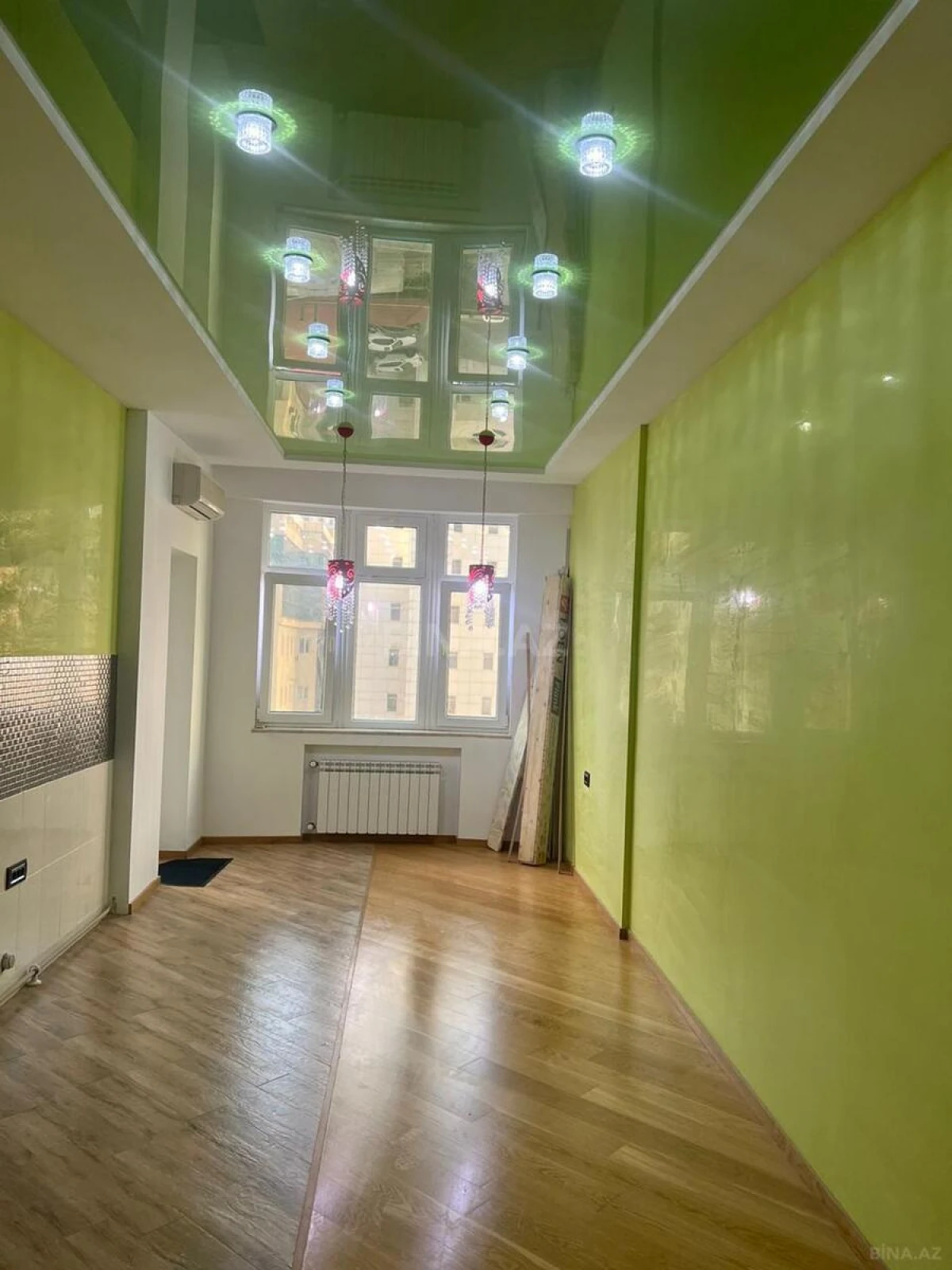 Satılır 4 otaqlı mənzil 157 m²