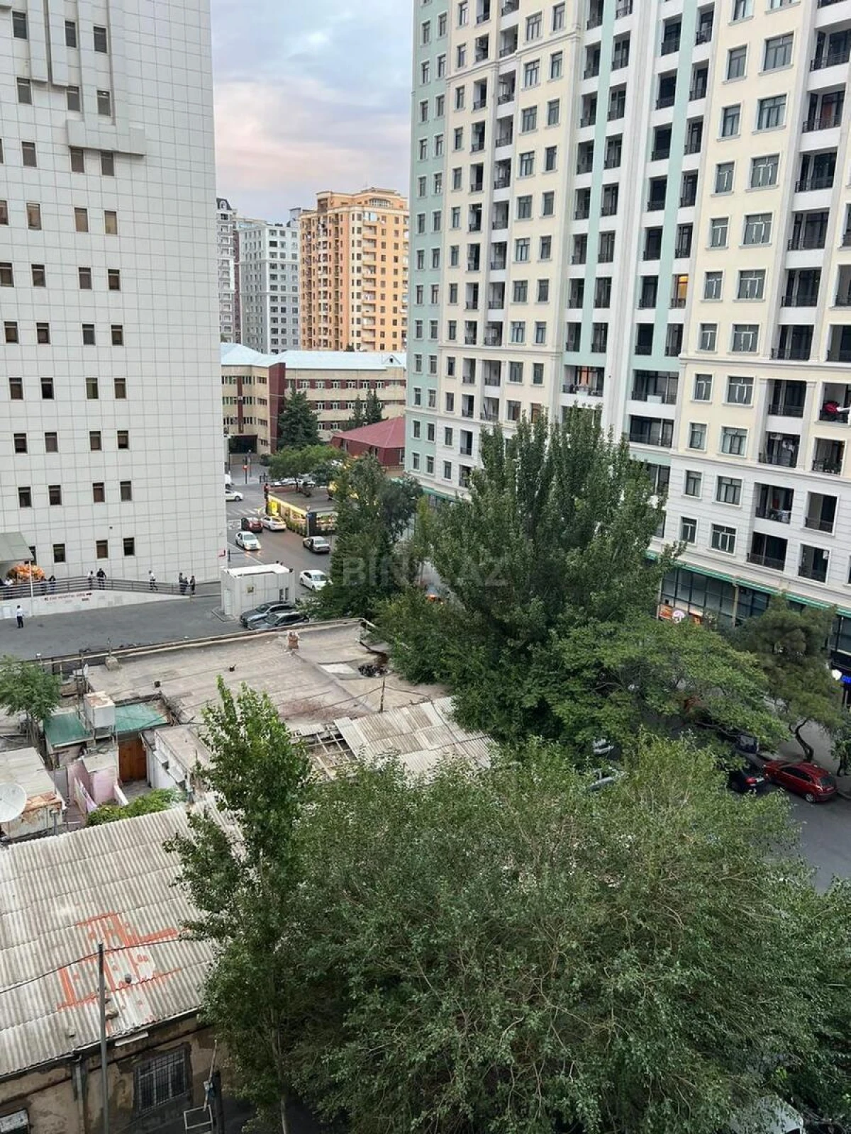 Satılır 4 otaqlı mənzil 157 m²